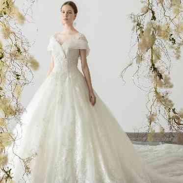 MARINE TOWER WEDDING（マリンタワー ウエディング） 理想のイメージのヒアリングをはじめ肌や目のお色味、骨格などもふまえカウンセリング