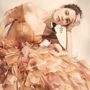 花嫁様ブーケはドレスのデザインや色味にあわせて、世界にひとつだけのコーディネート