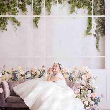 フラワーに囲まれたトレンド空間