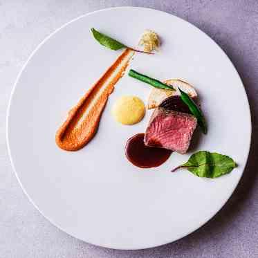 低温でじっくり焼き上げた網焼き牛ロース