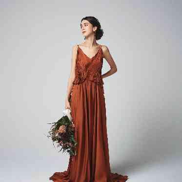 テラコッタドレスはトレンドを捉えたオシャレなドレス