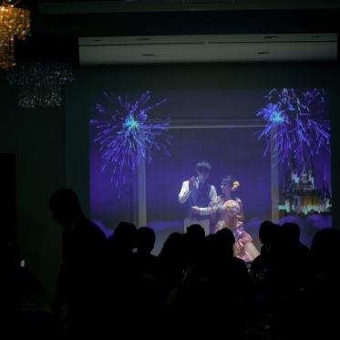 ラトリエ・ドゥ・マリエ スクリーンからのサプライズ入場シーンは、ゲストからも大歓声が♪