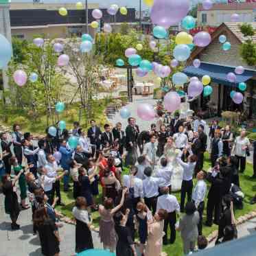 ラトリエ・ドゥ・マリエ 人気演出のバルーンリリース!ゲストと一緒にフォトジェニックな1枚を