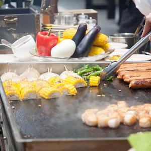 ガーデンパーティーでBBQ
シェフが目の前でお料理をおもてなし!