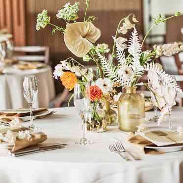 MAISON 8(メゾンエイト) 大人の遊び心と落ち着きを兼ね備えたトレンド空間で、皆の笑顔が輝く特別な思い出を。