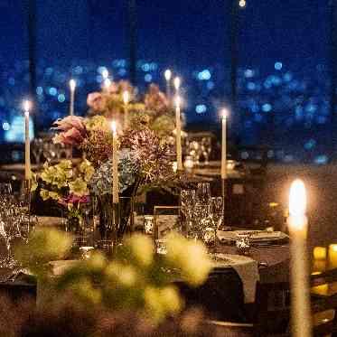 MAISON 8(メゾンエイト) キャンドルをたくさん使ったナイトセレモニーで幻想的に。