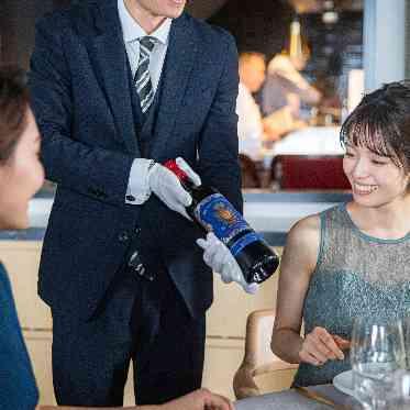 MAISON 8(メゾンエイト) 料理はもちろんワインや飲み物にもこだわるのは、レストランならではのおもてなし。