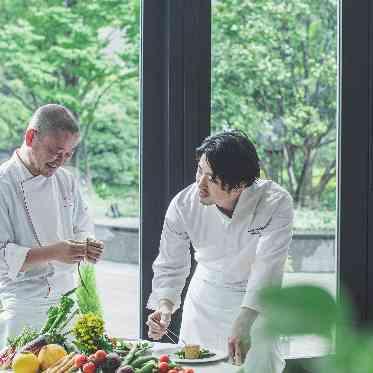 MAISON 8(メゾンエイト) 契約農家から届いた新鮮な野菜など、シェフが厳選した身体がよろこぶ絶品料理。