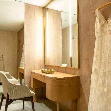 MAISON 8(メゾンエイト) お二人だけの専用ブライズルームで、ゆっくりと結婚式の身支度ができる。