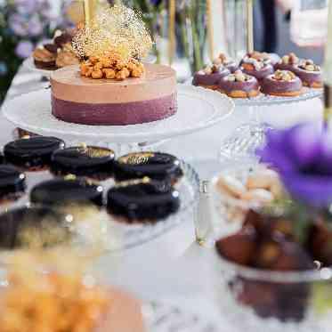 パティシエ特製の色鮮やかな絶品スイーツたち