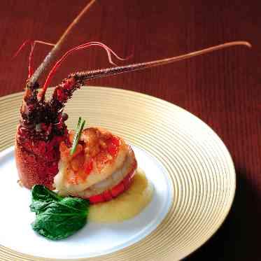 MAISON 8(メゾンエイト) 活オマール海老のロティ