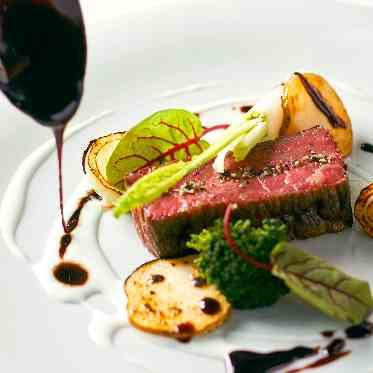 MAISON 8(メゾンエイト) 「レストランのおもてなし」結婚式という概念を外してひたすら美味しい時間を。