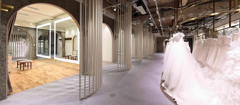 MAISON 8 ドレス・衣装の写真1