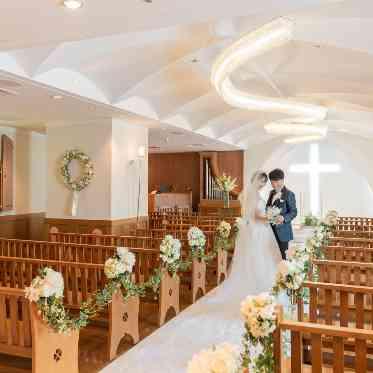 ホテルクラウンパレス浜松 ふたりの絆を【結ぶ】リボンシャンデリアのもとで。