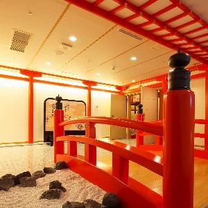 ホテルクラウンパレス浜松 全国でも数少ない館内神殿の太鼓橋。日本古来の伝統を感じてみてください。