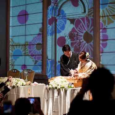 ホテルクラウンパレス浜松 和の演出【ちらし寿司入刀】に合わせて和のプロジェクションマッピングを。