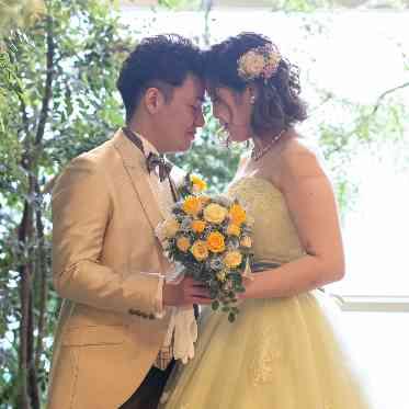 ホテルクラウンパレス浜松 前撮りのスポットでも人気があるチャペルガーデン。時間を気にせず撮影しましょう。