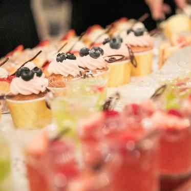 ホテルクラウンパレス浜松 彩り鮮やかなスイーツブッフェは人気の演出のひとつです。