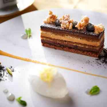 ホテルクラウンパレス浜松 ホテルパティシエが創作するデザートがフェアで召し上がれます!