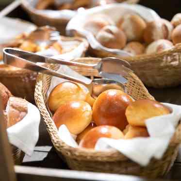 ホテルクラウンパレス浜松 ホテルのベーカリーが作っています。パンの種類はご相談できます。