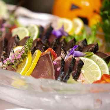 ホテルクラウンパレス浜松 鰹のカルパッチョ演出
新郎新婦で最後の仕上げを。