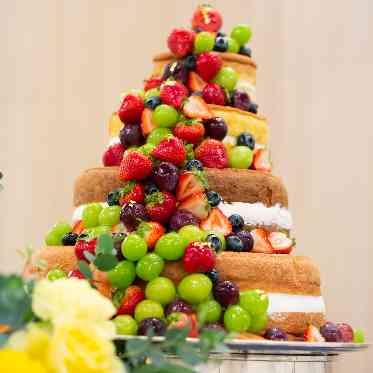 ホテルクラウンパレス浜松 シャインマスカットとぶどうのネイキッドケーキ