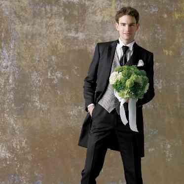 ホテルクラウンパレス浜松 新郎様のお衣装も多数用意しております。