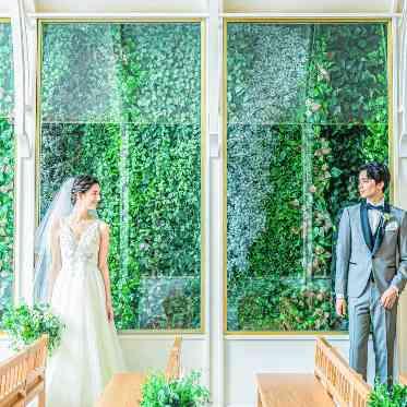 アーセンティア迎賓館（浜松） 花嫁を美しく映すグリーンウォール