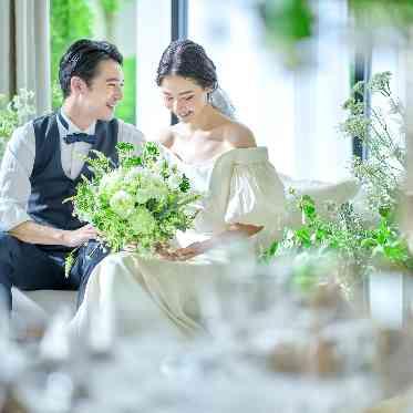 アーセンティア迎賓館(浜松)/テイクアンドギヴ・ニーズウェディング メイン席をソファタイプにしてリラックス