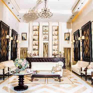 アーセンティア迎賓館(浜松)/テイクアンドギヴ・ニーズウェディング 気品あふれる待合スペース