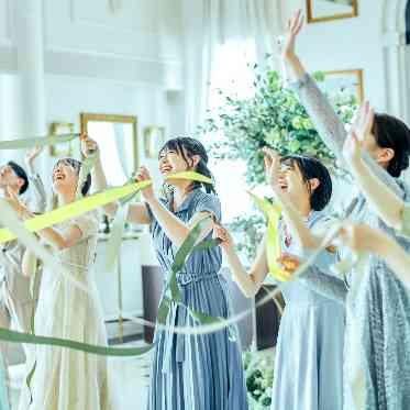 アーセンティア迎賓館(静岡)/テイクアンドギヴ・ニーズウェディング 華やかな演出に大盛り上がり