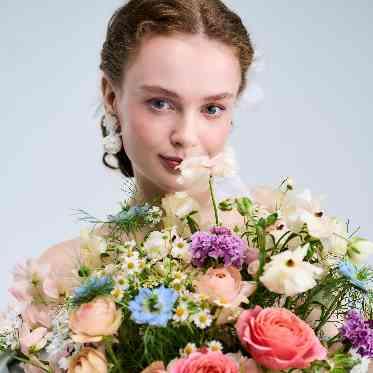 アーセンティア迎賓館(静岡)/テイクアンドギヴ・ニーズウェディング 気になる衣裳はフェアでご相談を