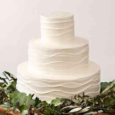 アクアガーデン迎賓館(沼津)/テイクアンドギヴ・ニーズウェディング 生ウェディングケーキの入刀シーンは印象的