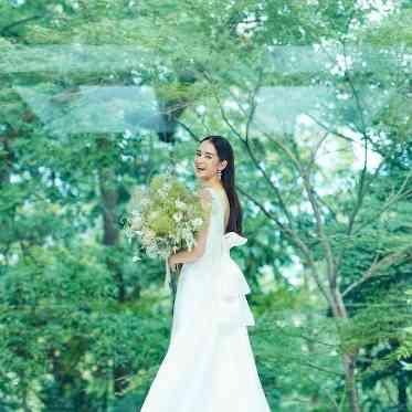 ザ ナンザン ハウス(THE NANZAN HOUSE NAGOYA) ウェディングドレスが映える緑のバック