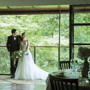 ザ ナンザン ハウス(THE NANZAN HOUSE NAGOYA) 美しい景色に囲まれている会場は室内にいても緑を近くに感じられる