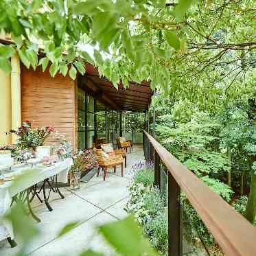 ザ ナンザン ハウス(THE NANZAN HOUSE NAGOYA) ガーデンを一望できるテラスではデザートビュッフェやお茶漬けビュッフェが楽しめる