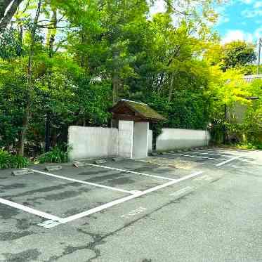 ザ ナンザン ハウス(THE NANZAN HOUSE NAGOYA) 会場の敷地内に無料駐車場50台も完備。車のゲストにも安心してお越しいただけます