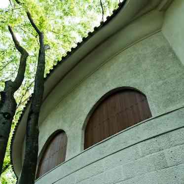 建物と自然を一体化さたバワ建築