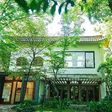 ザ ナンザン ハウス(THE NANZAN HOUSE NAGOYA) スリランカ建築を彷彿とさせる自然と一体化したゲストハウス