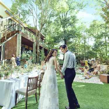 時間を気にせず自由にゲストと過ごしていただける平日の結婚式