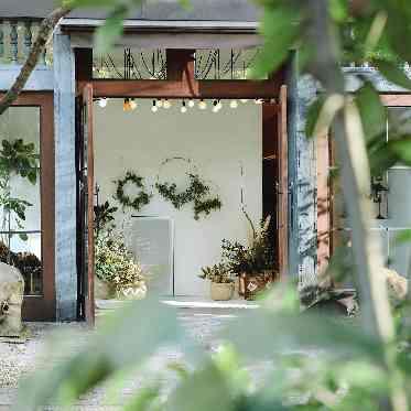 ザ ナンザン ハウス(THE NANZAN HOUSE NAGOYA) 会場の入り口には2体の像がおふたりとゲストを迎えます