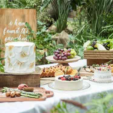 ガーデンでのデザートビュッフェ