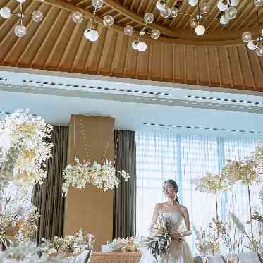 ウェスティンホテル横浜 開放的な天井高でラグジュアリーなパーティーを