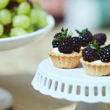 北山迎賓館/テイクアンドギヴ・ニーズウェディング 色とりどりのスイーツをデザートビュッフェで愉しんで