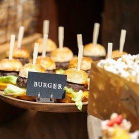 ベイサイド迎賓館(神戸)/テイクアンドギヴ・ニーズウェディング バーガーは人気!