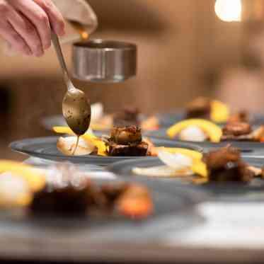 ベイサイド迎賓館(神戸)/テイクアンドギヴ・ニーズウェディング 丁寧に仕上げた一皿を大切なゲストへ