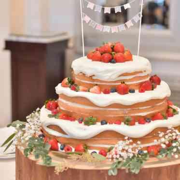 ベイサイド迎賓館(神戸)/テイクアンドギヴ・ニーズウェディング 丸太でナチュラルに