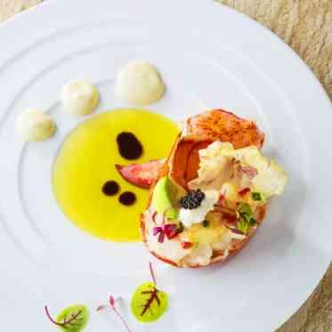 ベイサイド迎賓館(神戸)/テイクアンドギヴ・ニーズウェディング オマール海老の前菜