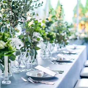 アーヴェリール迎賓館(姫路)/テイクアンドギヴ・ニーズウェディング メインテーブルはゲストテーブルとご一緒に