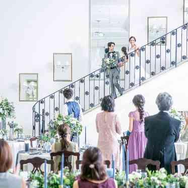アーヴェリール迎賓館(姫路)/テイクアンドギヴ・ニーズウェディング 憧れの階段入場も
